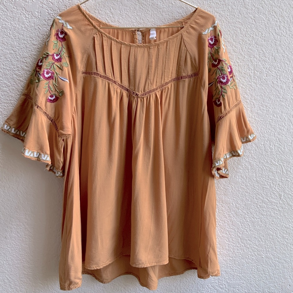 DONATED- Mustard sleeve embroidered top